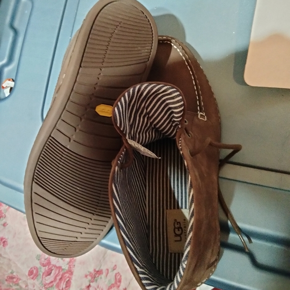 Men's UGGs - Picture 5 of 5